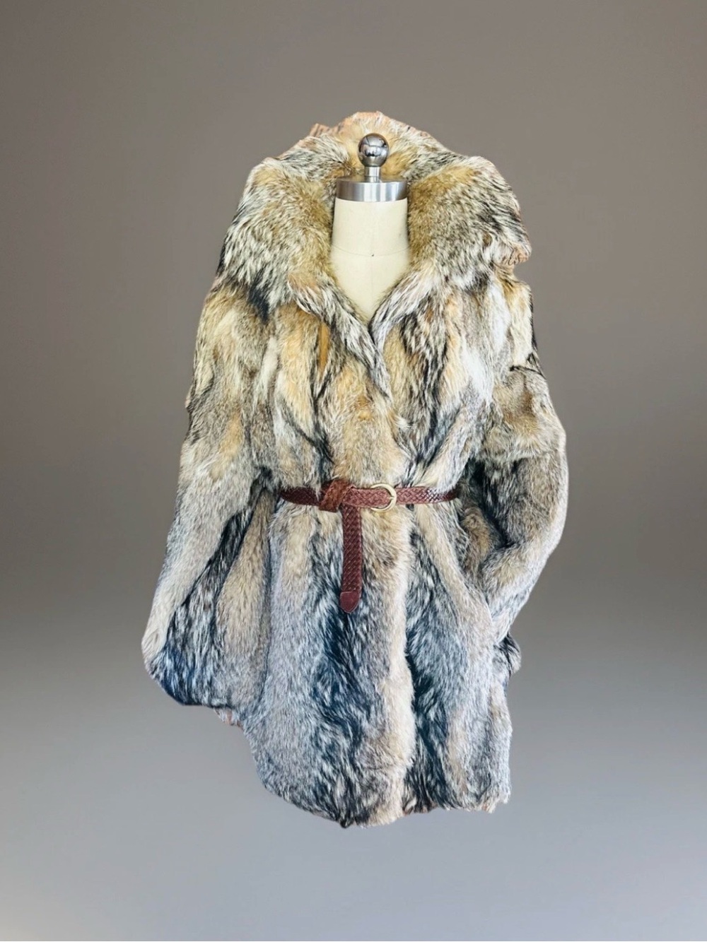 VERY BEAUTIFUL VTG REAL COYOTE FUR COAT SOFT Not Lynx Sable Fox or Chinchilla